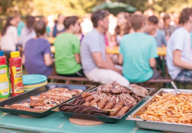 An der Klostermühle wird lecker gegrillt